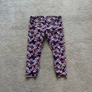 Fabletics Mid-Rise Printed PowerHold Capri Legging